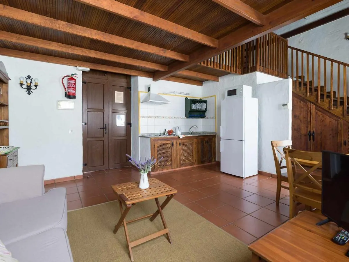 Casa Rural La Montaneta Santa Lucía 0*,